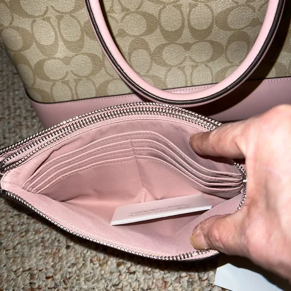 Gorgeous authentic coach set! - Picture 10 of 14